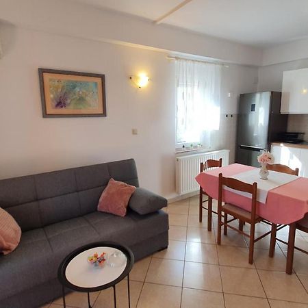 Apartment Nevenka Đảo Krk Ngoại thất bức ảnh