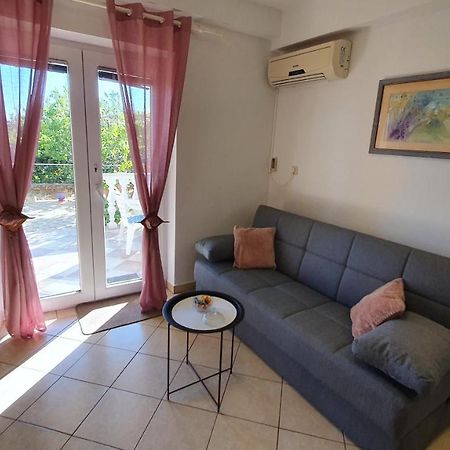 Apartment Nevenka Đảo Krk Ngoại thất bức ảnh