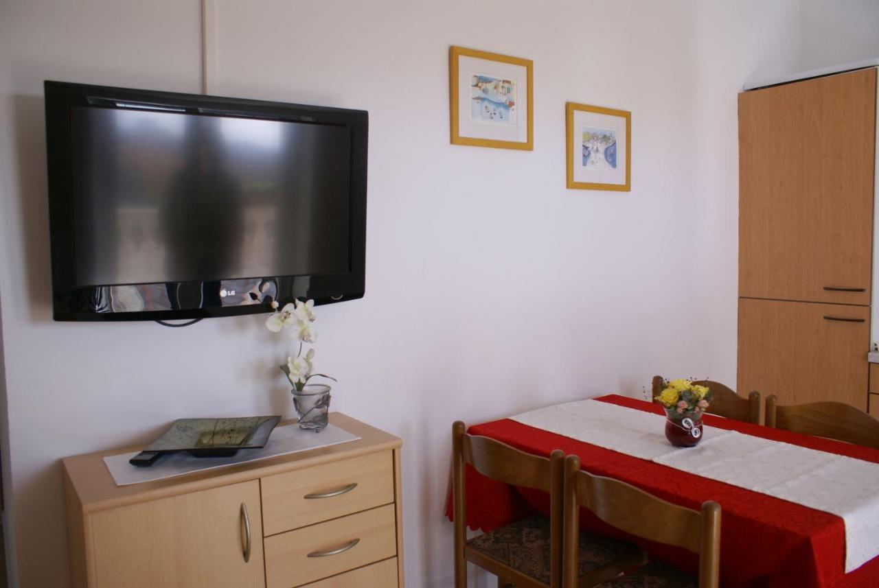 Apartment Nevenka Đảo Krk Ngoại thất bức ảnh