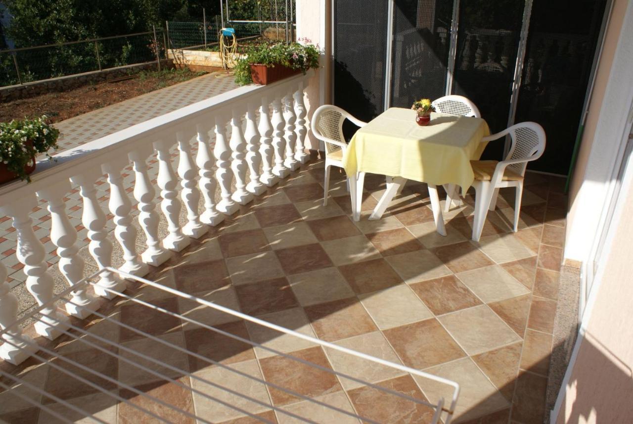 Apartment Nevenka Đảo Krk Ngoại thất bức ảnh