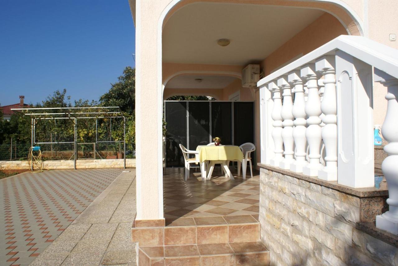Apartment Nevenka Đảo Krk Ngoại thất bức ảnh