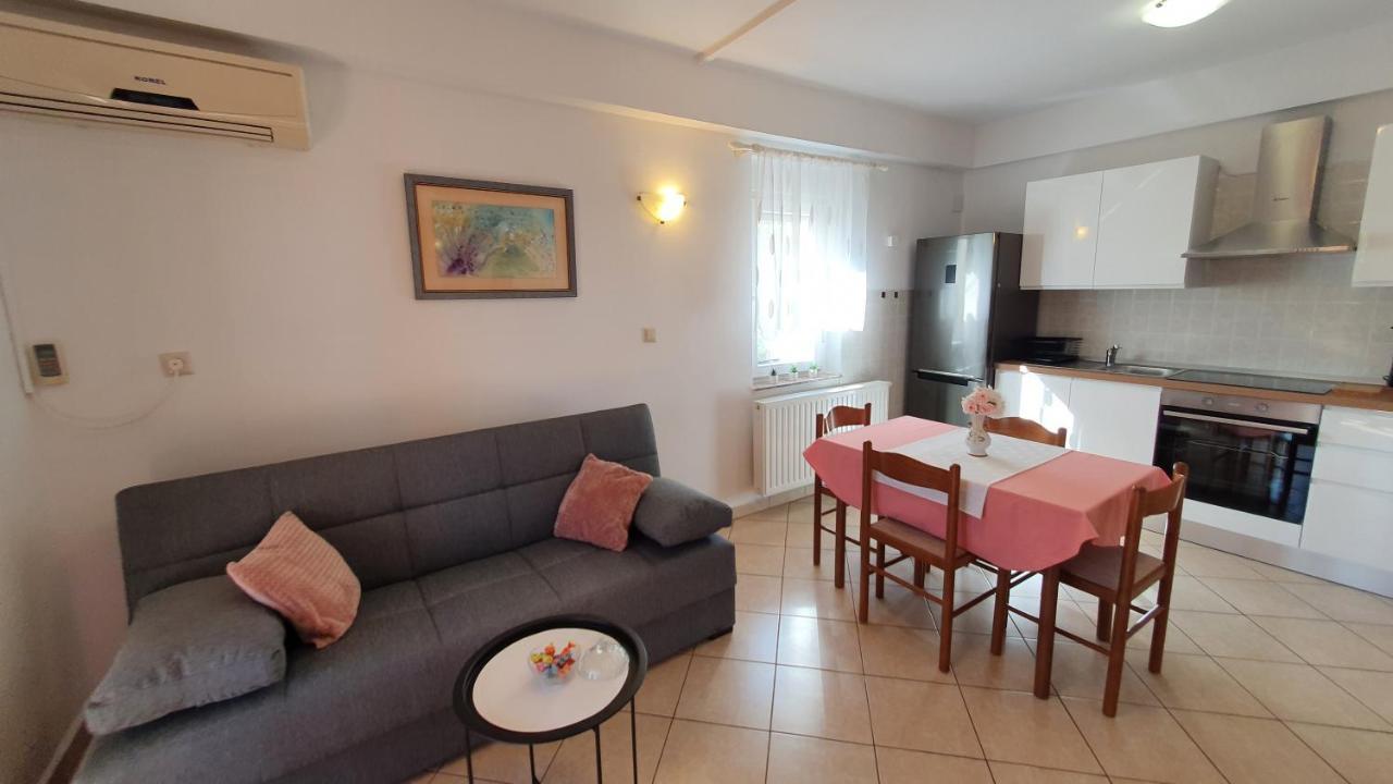 Apartment Nevenka Đảo Krk Ngoại thất bức ảnh