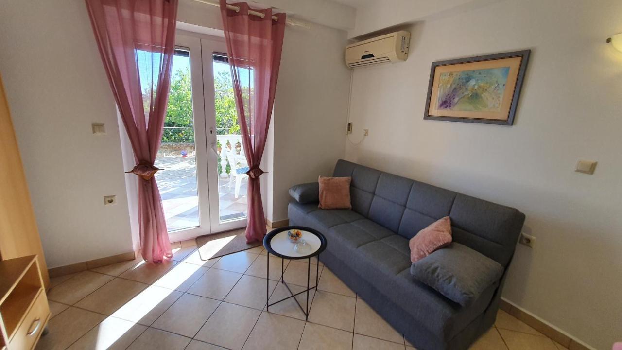 Apartment Nevenka Đảo Krk Ngoại thất bức ảnh