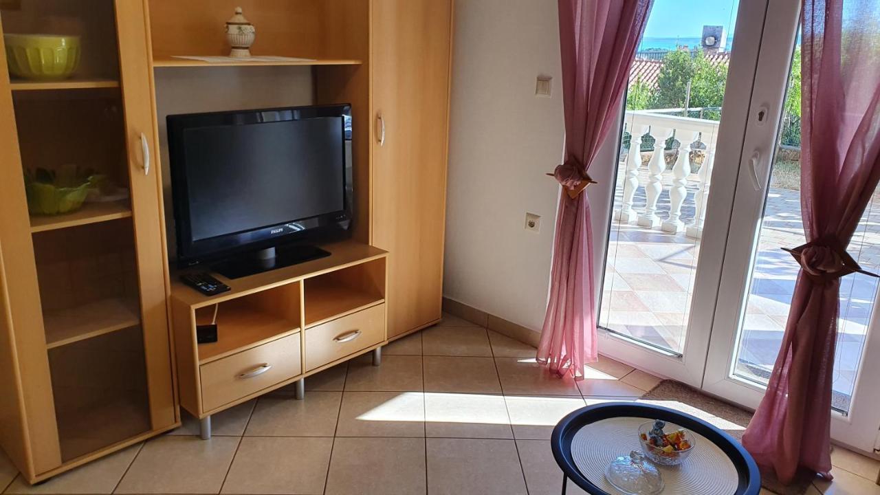 Apartment Nevenka Đảo Krk Ngoại thất bức ảnh