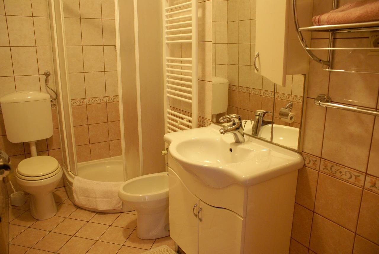 Apartment Nevenka Đảo Krk Ngoại thất bức ảnh